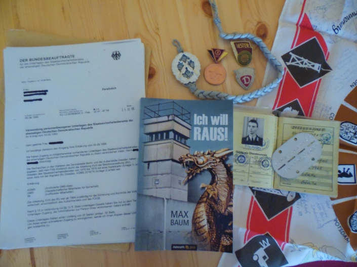 The past of Max, military service , the Stasi report of his grandfather and the book.
